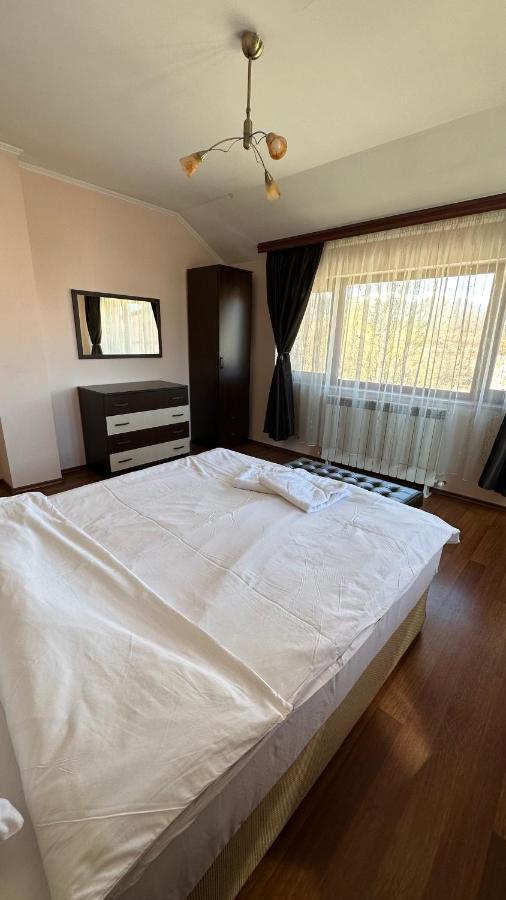Valevitsata Guesthouse Разлог Экстерьер фото