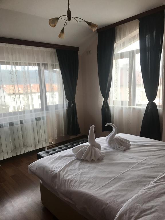 Valevitsata Guesthouse Разлог Экстерьер фото