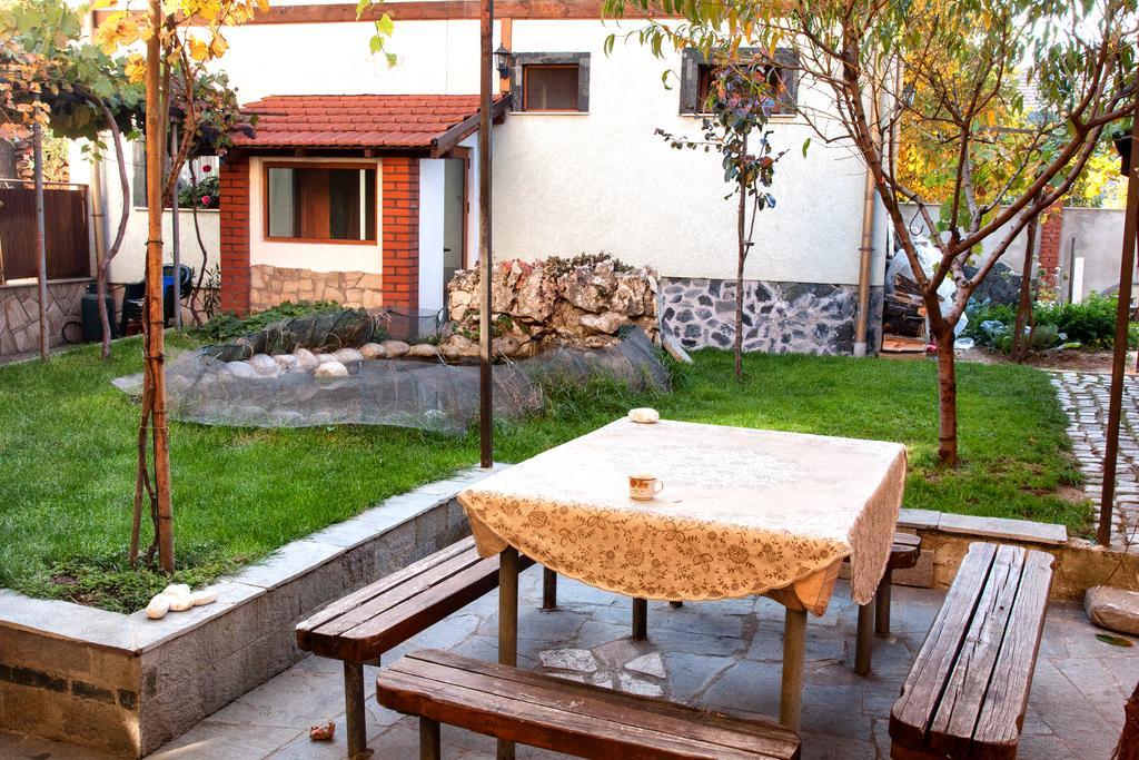 Valevitsata Guesthouse Разлог Экстерьер фото