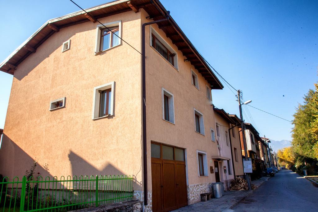 Valevitsata Guesthouse Разлог Экстерьер фото